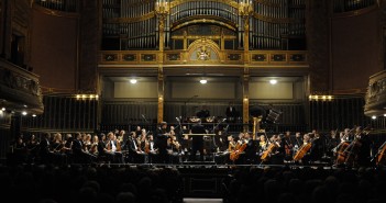 Szabadi Vilmos a zuglói filharmonikusokkal