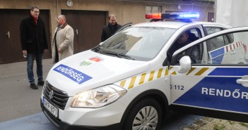 Autót és telefonokat kaptak a körzeti megbízottak