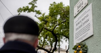 Új emléktábla a volt nyilas pártházon