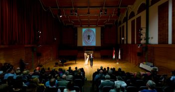 Díjátadó a Columbus utcai Zeneházban