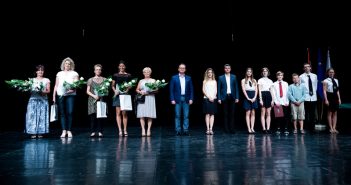 Elismerésekkel indult a tanév Zuglóban