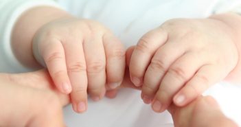 Babaváró elsősegély-oktatás indul