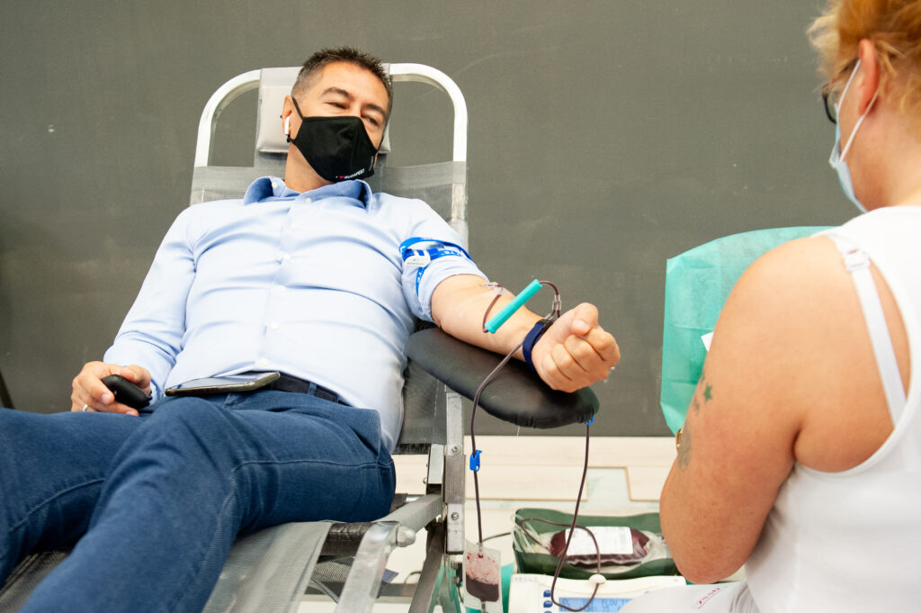 Horváth Csaba polgármester vért ad