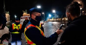 Szombat éjjeli átfogó rendőrségi akció Zuglóban Rendőrégi ellenőrzés illusztráció