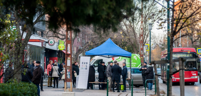 A Sárrét parkban tartott fogadóórát az önkormányzat - fotó