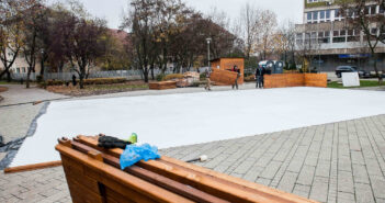 Idén is korcsolyázhatunk a Bosnyák téren - fotó