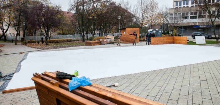 Idén is korcsolyázhatunk a Bosnyák téren - fotó