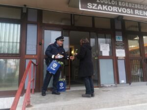 ZKNP nőnapi virágosztás 2023 - galéria