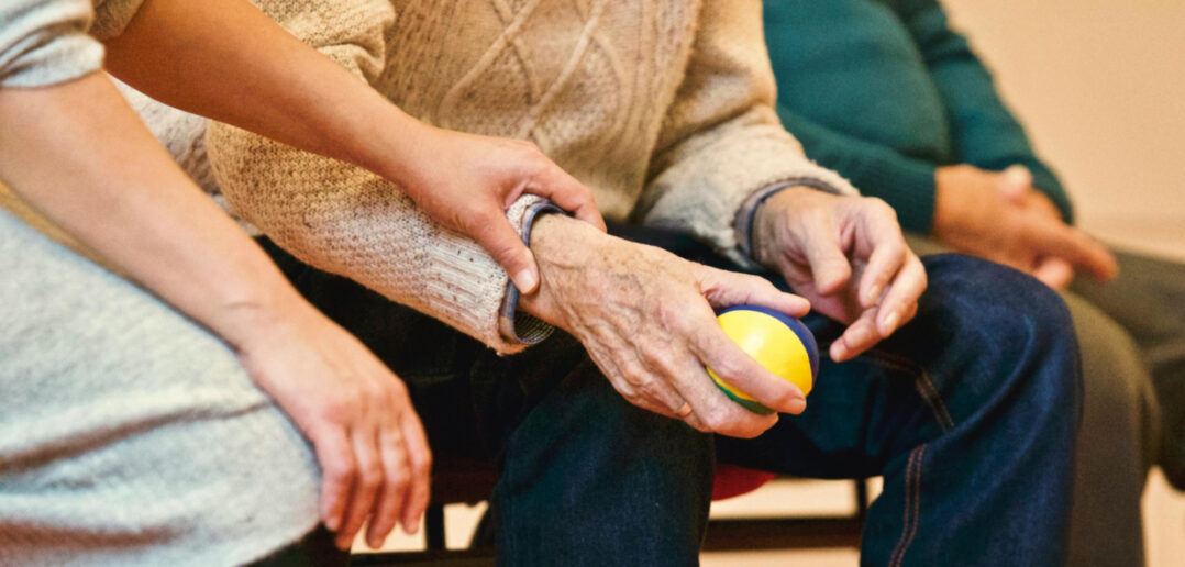 Szeptember 18-án indul az Alzheimer Café - illusztráció